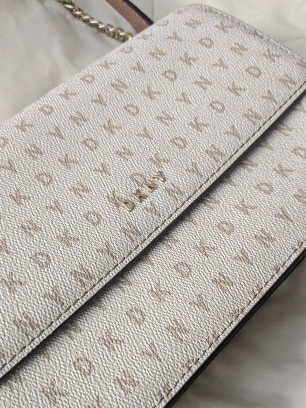 DKNY Sina Flap Shoulder Bag Crossbody Chain Camel Cream Chino Vanilla LIKE NEW